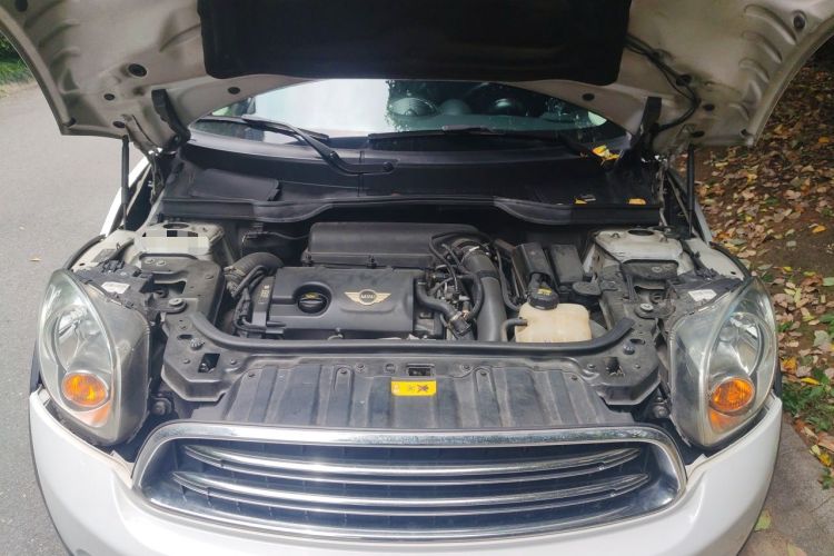 Used MINI Countryman 2014 1.6T COOPER ALL4 Fun Engine Bay