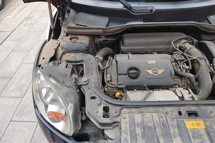 Used MINI Countryman 2014 1.6T COOPER ALL4 Fun Engine Bay Right