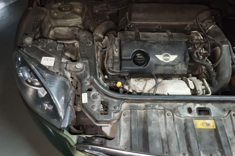 Used MINI Countryman 2014 1.6T COOPER ALL4 Excitement Engine Bay Right