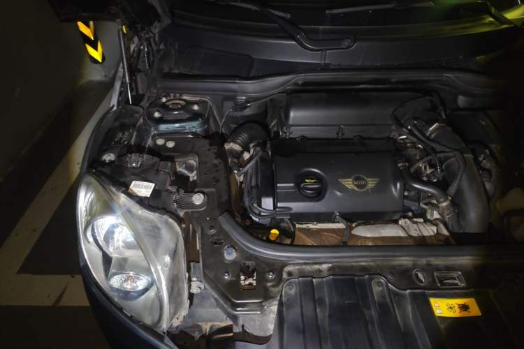 Used MINI Countryman 2014 1.6T COOPER S Engine Bay Right