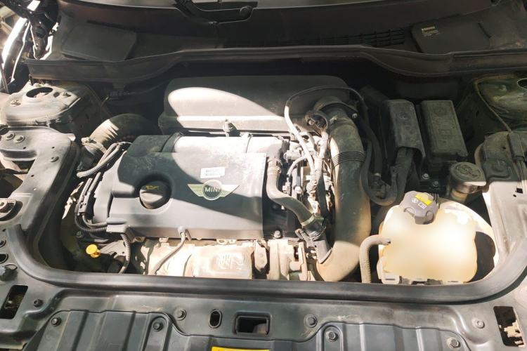 Used MINI Countryman 2014 1.6T COOPER S Engine Bay
