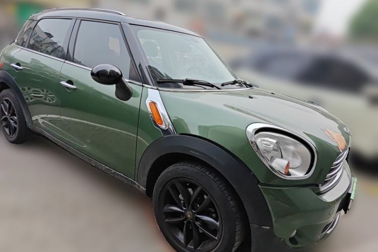 Used MINI Countryman 2014 1.6L COOPER Fun Front Right 45 Deg