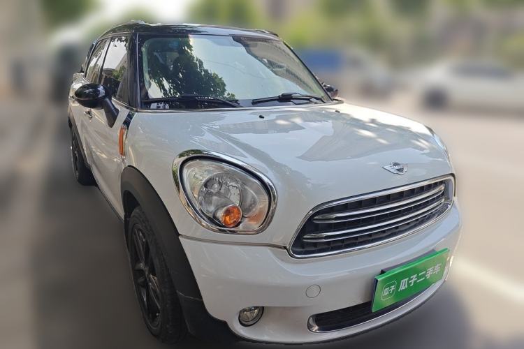 Used MINI Countryman 2014 1.6L COOPER Fun Front Right 45 Deg