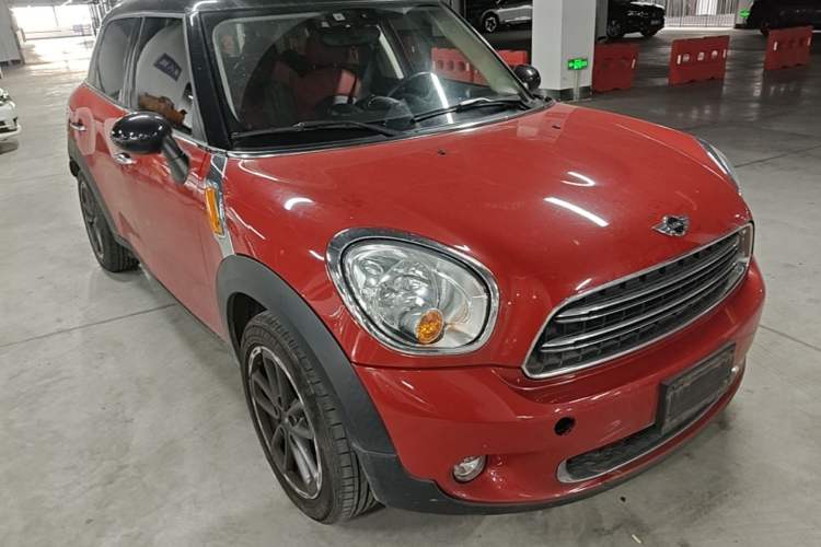 Used MINI Countryman 2014 1.6L COOPER Fun Front Right 45 Deg