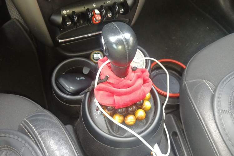 Used MINI Countryman 2014 1.6T COOPER ALL4 Fun Gear Lever