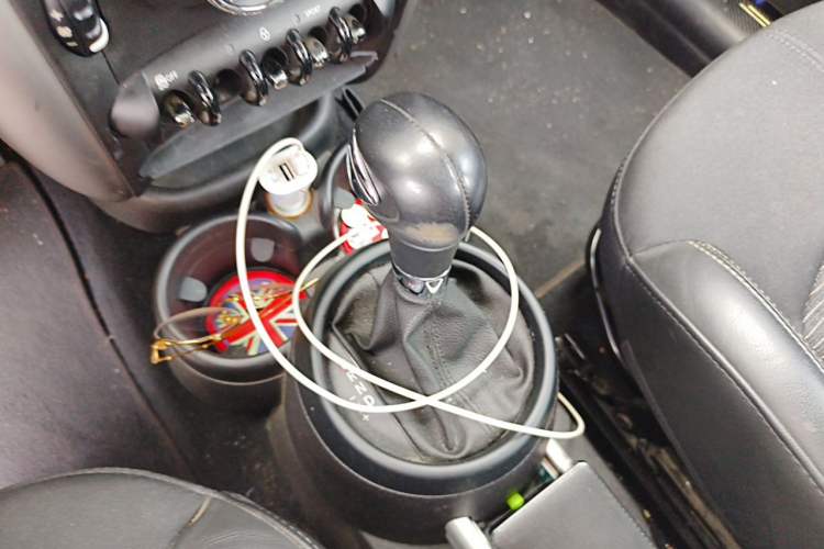 Used MINI Countryman 2014 1.6T COOPER ALL4 Fun Gear Lever