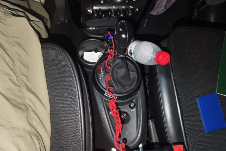 Used MINI Countryman 2014 1.6T COOPER ALL4 Excitement Gear Lever