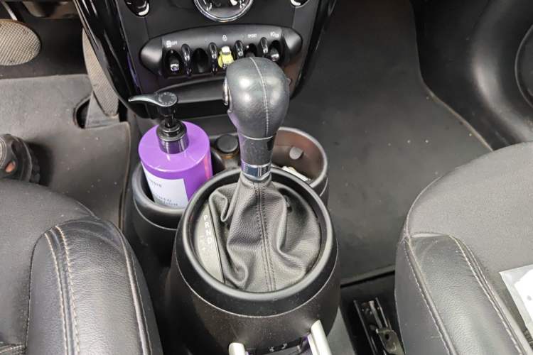 Used MINI Countryman 2014 1.6L COOPER Fun Gear Lever