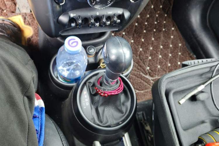 Used MINI Countryman 2014 1.6L COOPER Fun Gear Lever
