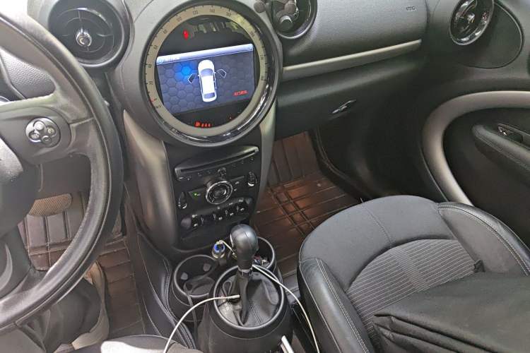 Used MINI Countryman 2014 1.6L COOPER Fun Gear Lever