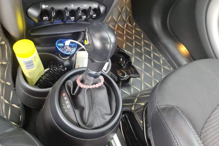 Used MINI Countryman 2014 1.6L COOPER Fun Gear Lever