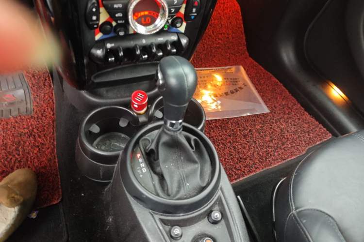 Used MINI Countryman 2014 1.6T COOPER ALL4 Excitement Gear Lever