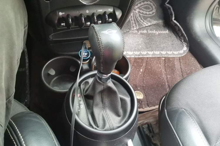 Used MINI Countryman 2014 1.6L COOPER Fun Gear Lever