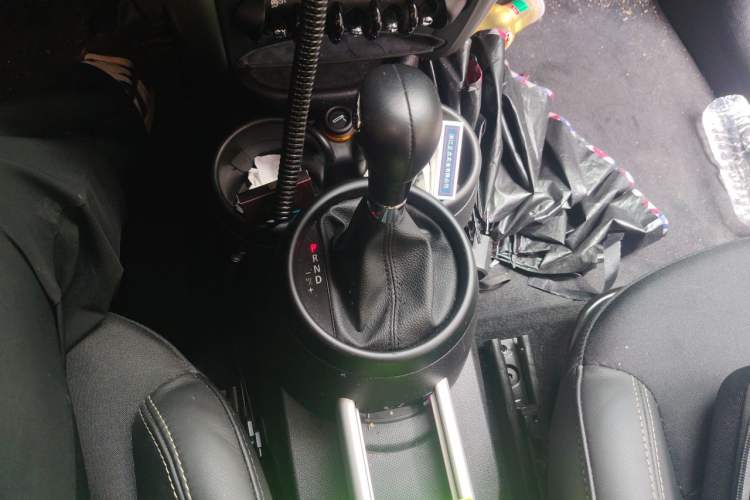 Used MINI Countryman 2014 1.6T COOPER ALL4 Fun Gear Lever