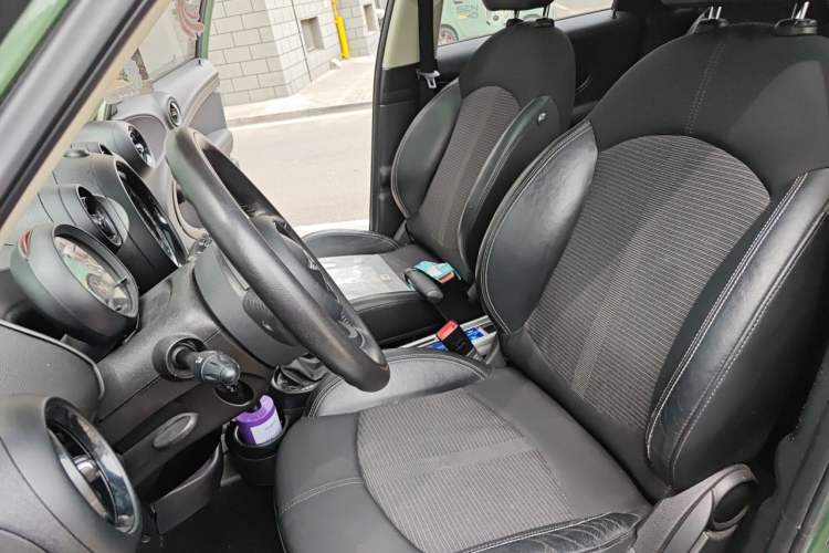 Used MINI Countryman 2014 1.6L COOPER Fun Left Front Seat
