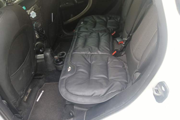 Used MINI Countryman 2014 1.6T COOPER ALL4 Fun Left Rear Seat