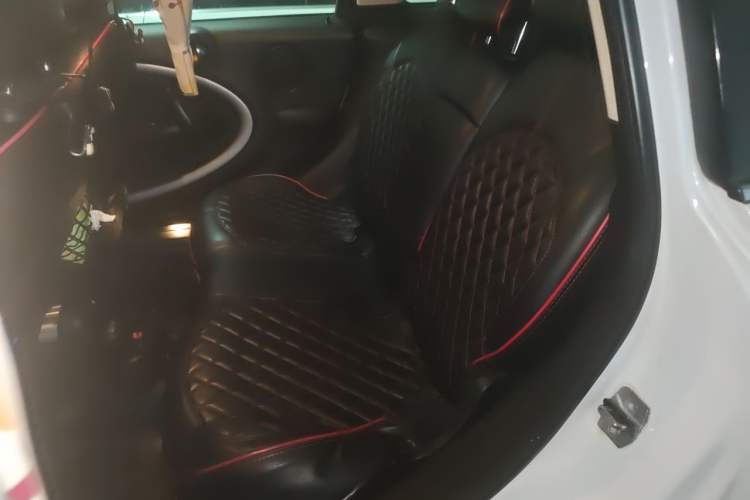 Used MINI Countryman 2014 1.6L COOPER Fun Left Rear Seat
