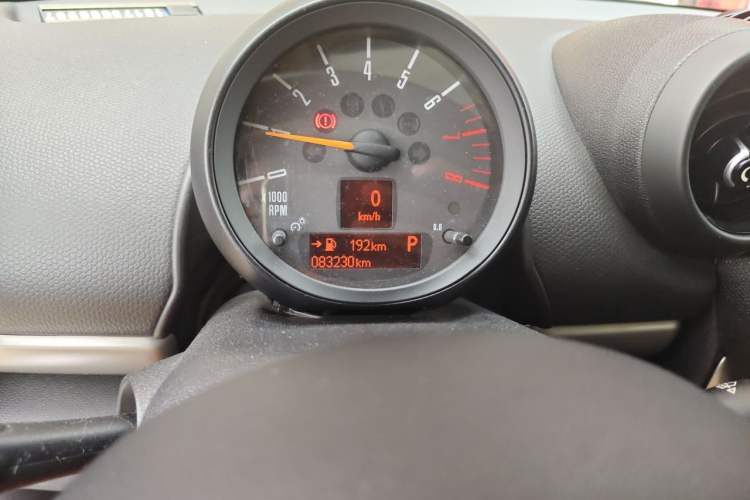 Used MINI Countryman 2014 1.6L COOPER Fun Odometer Close Up