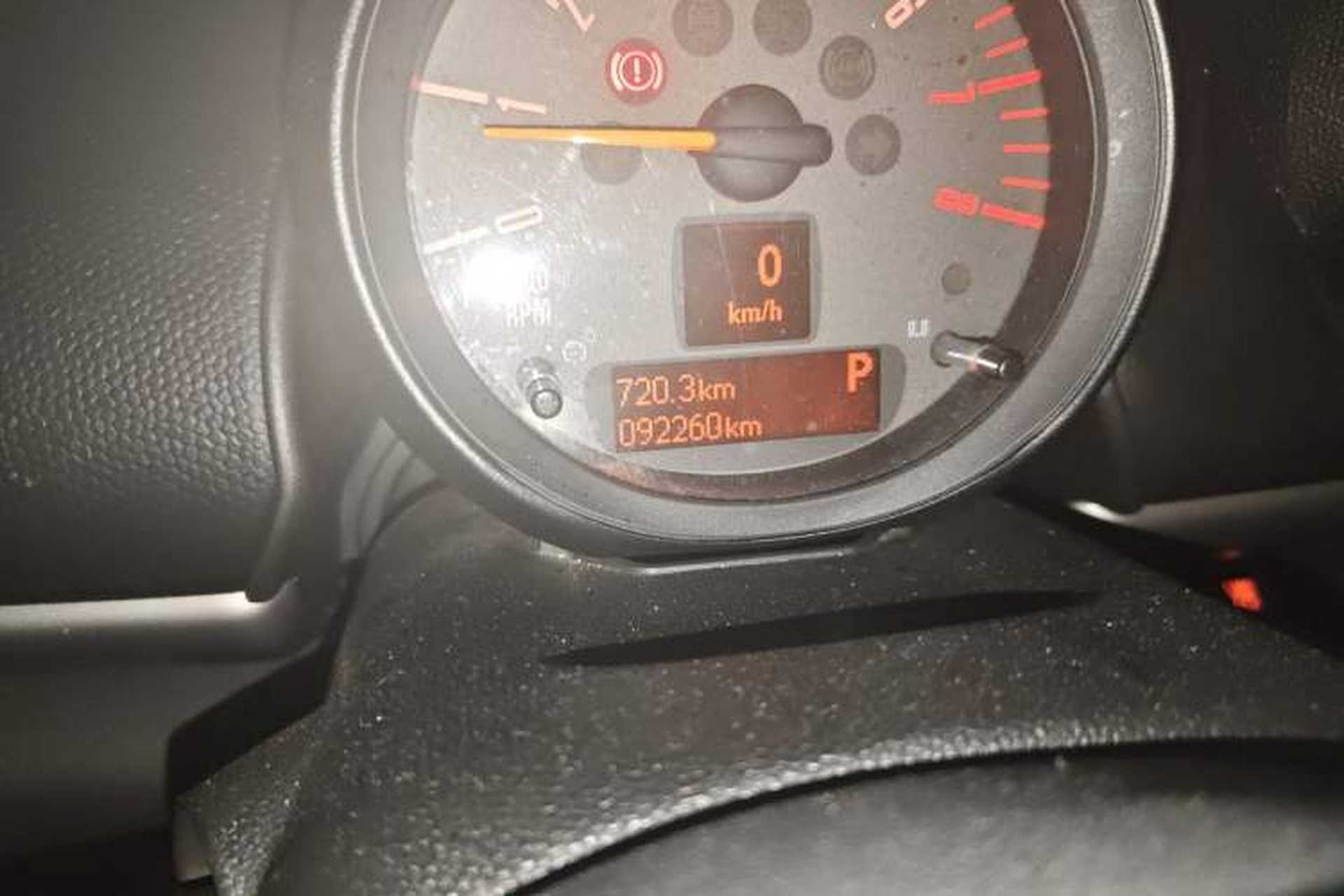 Used MINI Countryman 2014 1.6L COOPER Fun Odometer Close Up