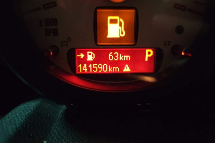 Used MINI Countryman 2014 1.6L ONE Odometer Close Up