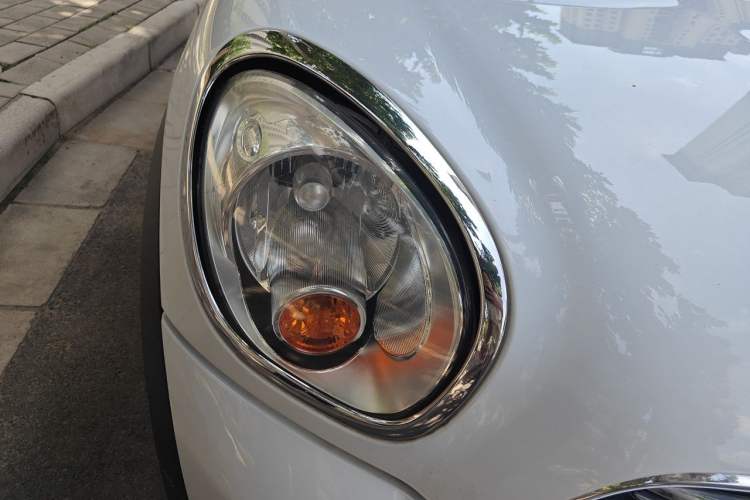 Used MINI Countryman 2014 1.6L COOPER Fun Right Front Headlight