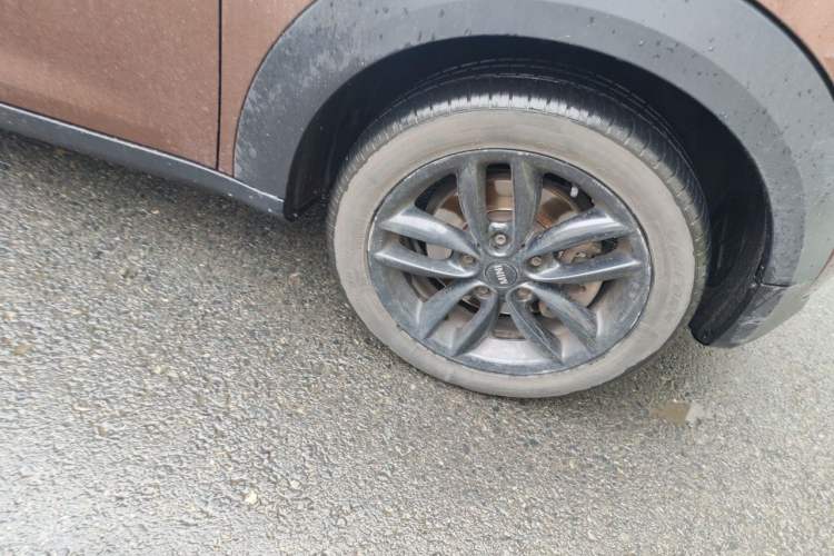 Used MINI Countryman 2014 1.6L COOPER Fun Right Front Wheel Hub