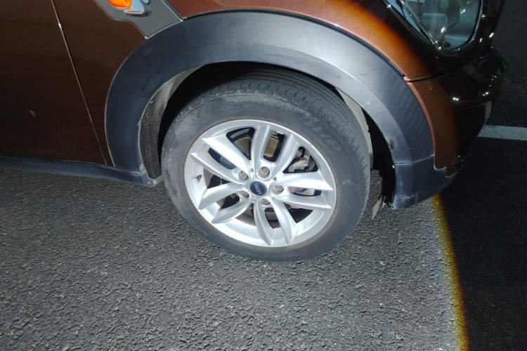 Used MINI Countryman 2014 1.6L COOPER Fun Right Front Wheel Hub