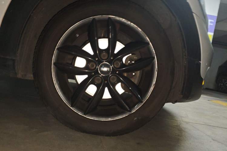 Used MINI Countryman 2014 1.6T COOPER ALL4 Fun Right Front Wheel Hub