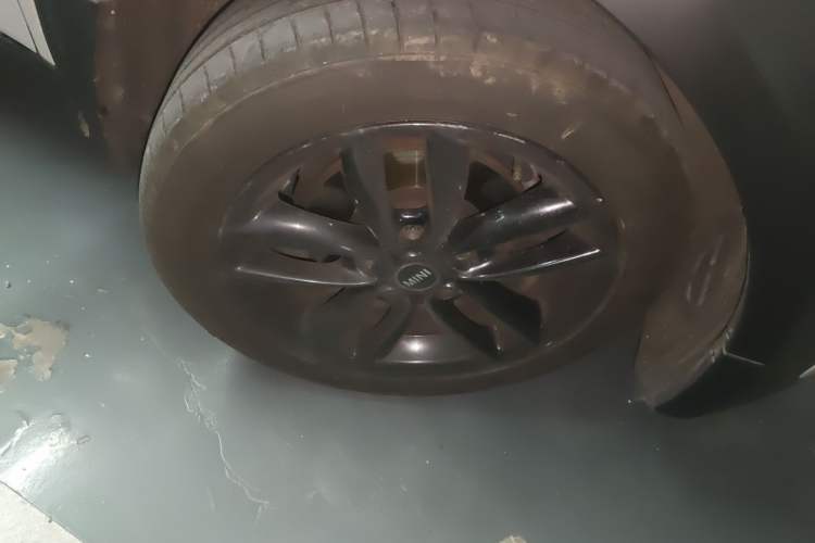 Used MINI Countryman 2014 1.6L COOPER Fun Right Front Wheel Hub