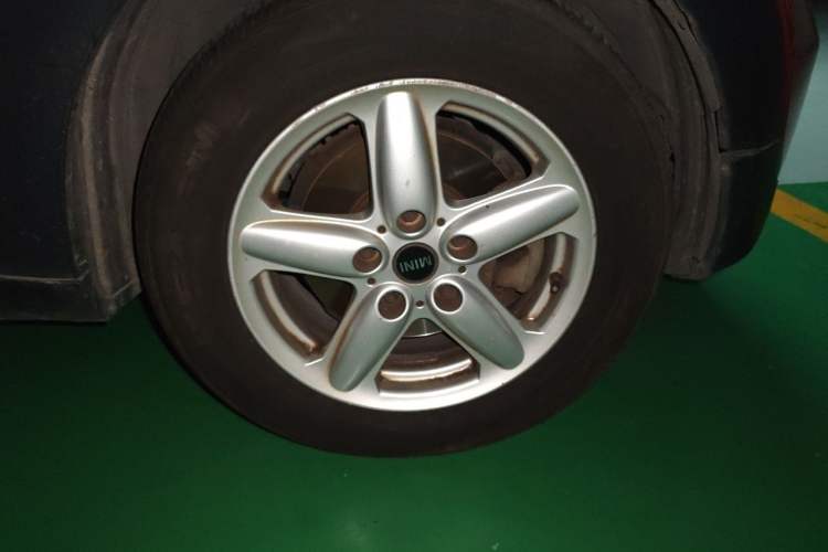 Used MINI Countryman 2014 1.6L ONE Right Front Wheel Hub
