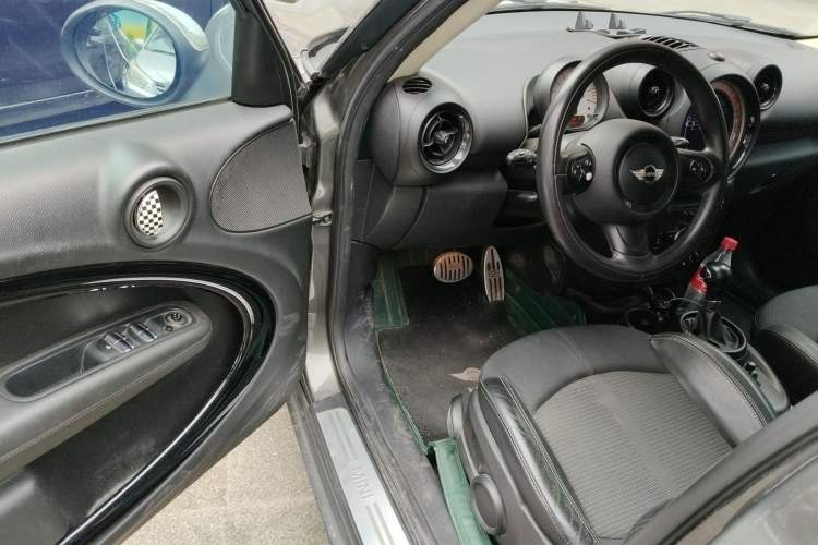 Used MINI Countryman 2014 1.6L COOPER Fun Driver Seat