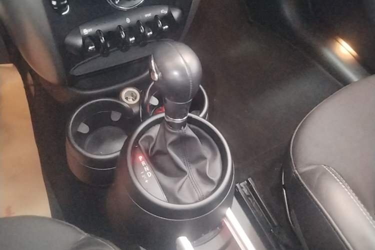 Used MINI Countryman 2014 1.6T COOPER ALL4 Fun Gear Lever