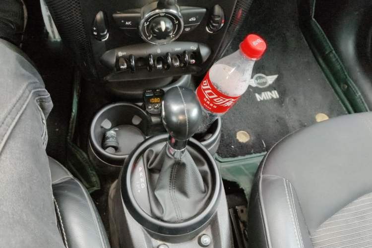 Used MINI Countryman 2014 1.6L COOPER Fun Gear Lever