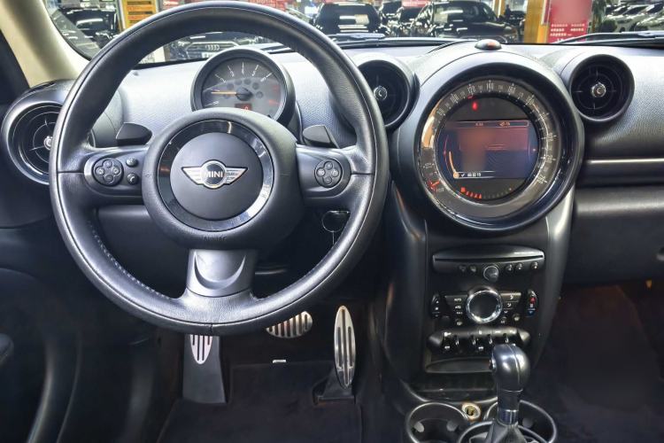 Used MINI Countryman 2014 1.6T COOPER S Interior 1