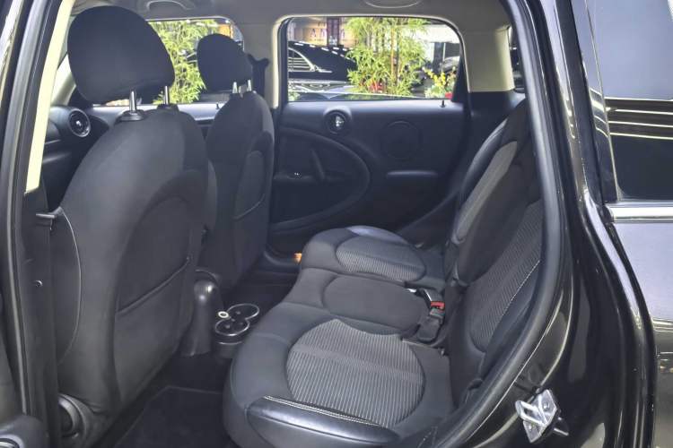 Used MINI Countryman 2014 1.6T COOPER S Interior 4