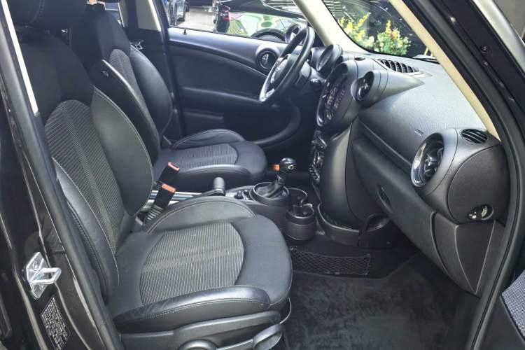 Used MINI Countryman 2014 1.6T COOPER S Interior 6