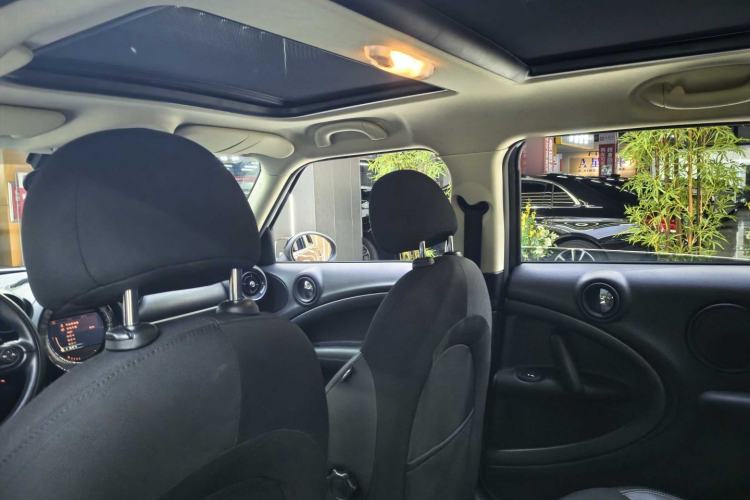 Used MINI Countryman 2014 1.6T COOPER S Interior 8