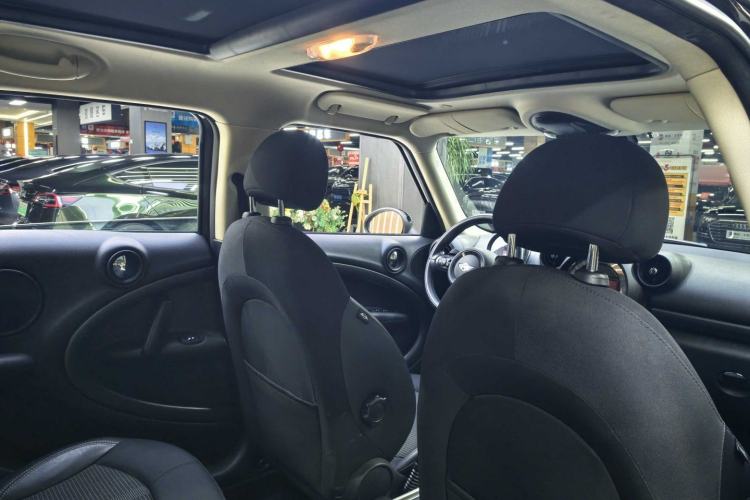 Used MINI Countryman 2014 1.6T COOPER S Interior 9