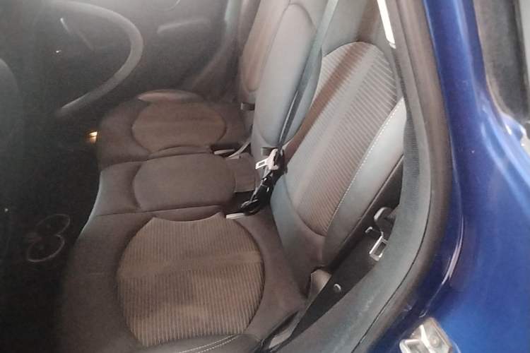 Used MINI Countryman 2014 1.6T COOPER ALL4 Fun Left Rear Seat
