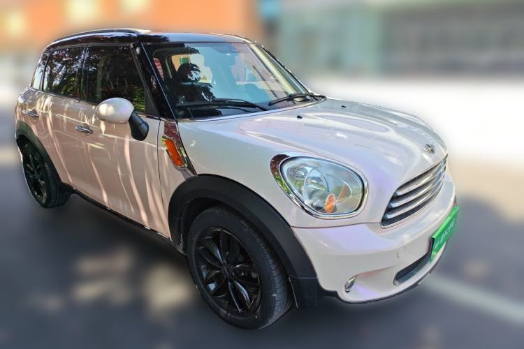 Used MINI Countryman 2014 1.6L COOPER Fun Front Right 45 Deg