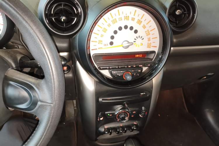 Used MINI Countryman 2014 1.6L ONE Audio And AC Panel