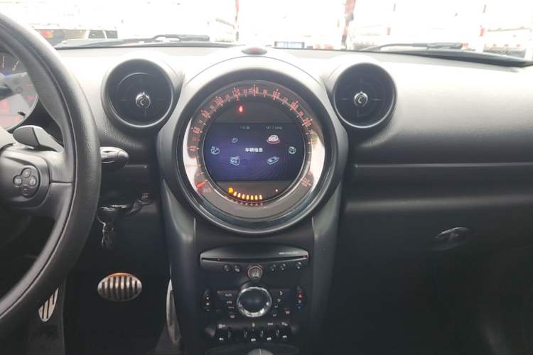 Used MINI Countryman 2014 1.6T COOPER S Audio And AC Panel