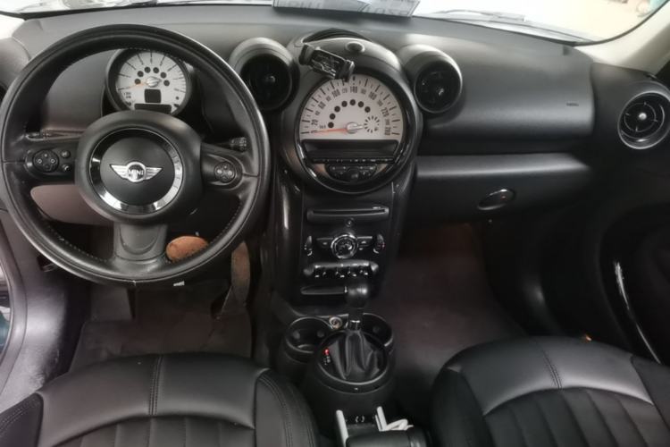 Used MINI Countryman 2014 1.6L COOPER Fun Center Console
