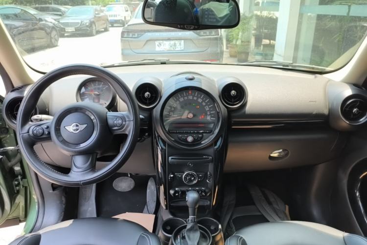 Used MINI Countryman 2014 1.6L COOPER Fun Center Console