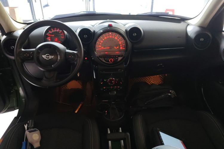 Used MINI Countryman 2014 1.6T COOPER ALL4 Fun Center Console