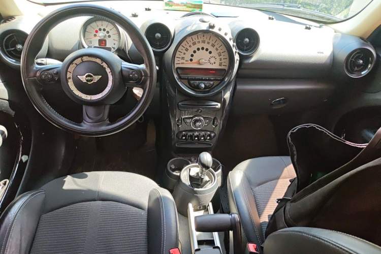 Used MINI Countryman 2014 1.6L COOPER Fun Center Console