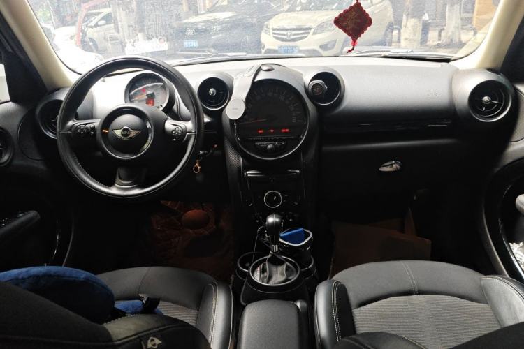 Used MINI Countryman 2014 1.6T COOPER ALL4 Fun Center Console