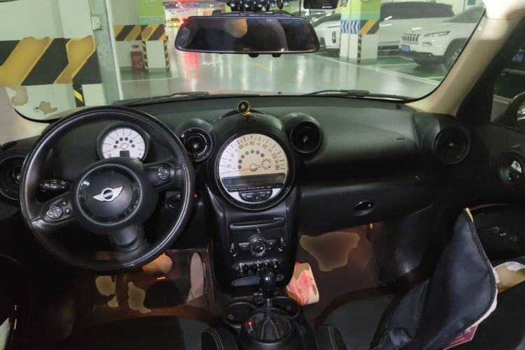 Used MINI Countryman 2014 1.6L COOPER Fun Center Console