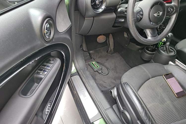 Used MINI Countryman 2014 1.6L COOPER Fun Driver Seat