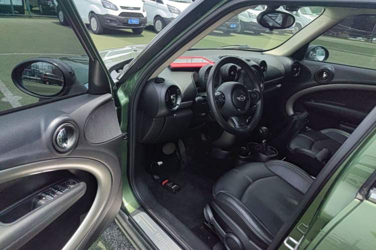 Used MINI Countryman 2014 1.6L COOPER Fun Driver Seat